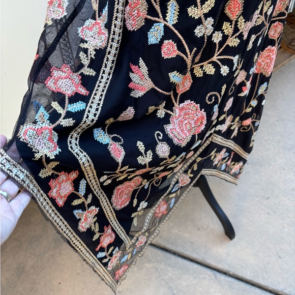 TOLANI flower Embroidered Black Dress - Picture 6 of 8